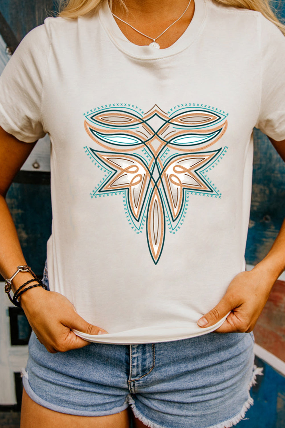 Whats the stitch white Tee