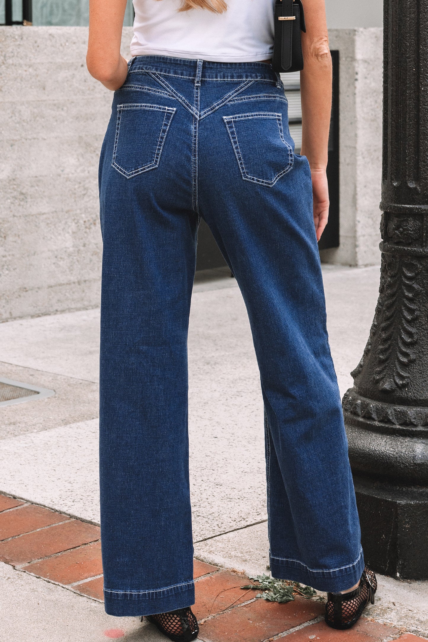 Loose Cuffed Jeans